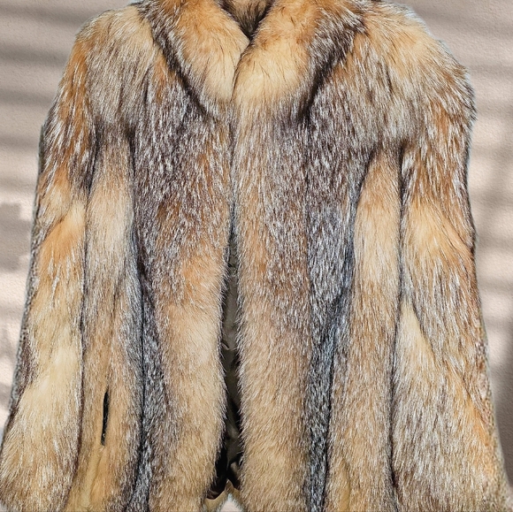 📌 True vintage. Authentic fox fur. Ready to wear and reimagine. - Picture 2 of 7